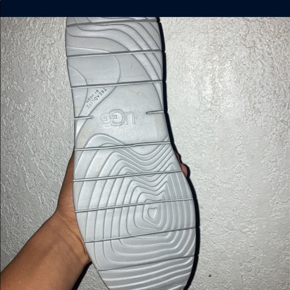 uggs - Picture 4 of 4